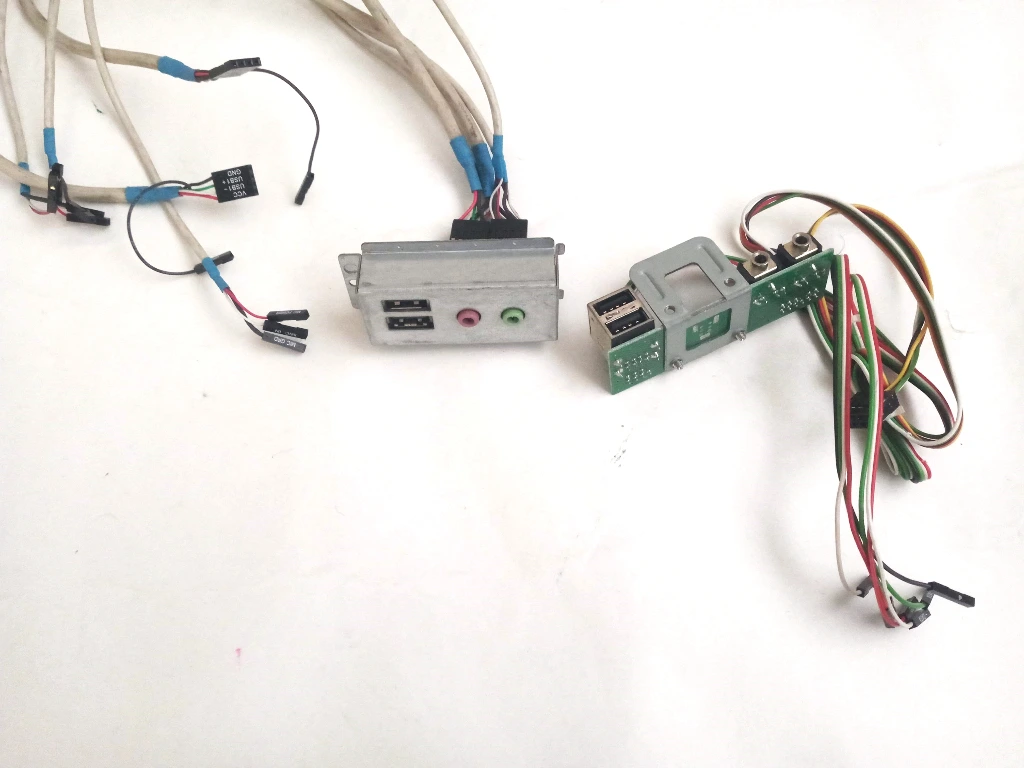 Б\У планка на переднюю панель на ПК косичка переходник2 usb+ аудио и микрофон для подключения