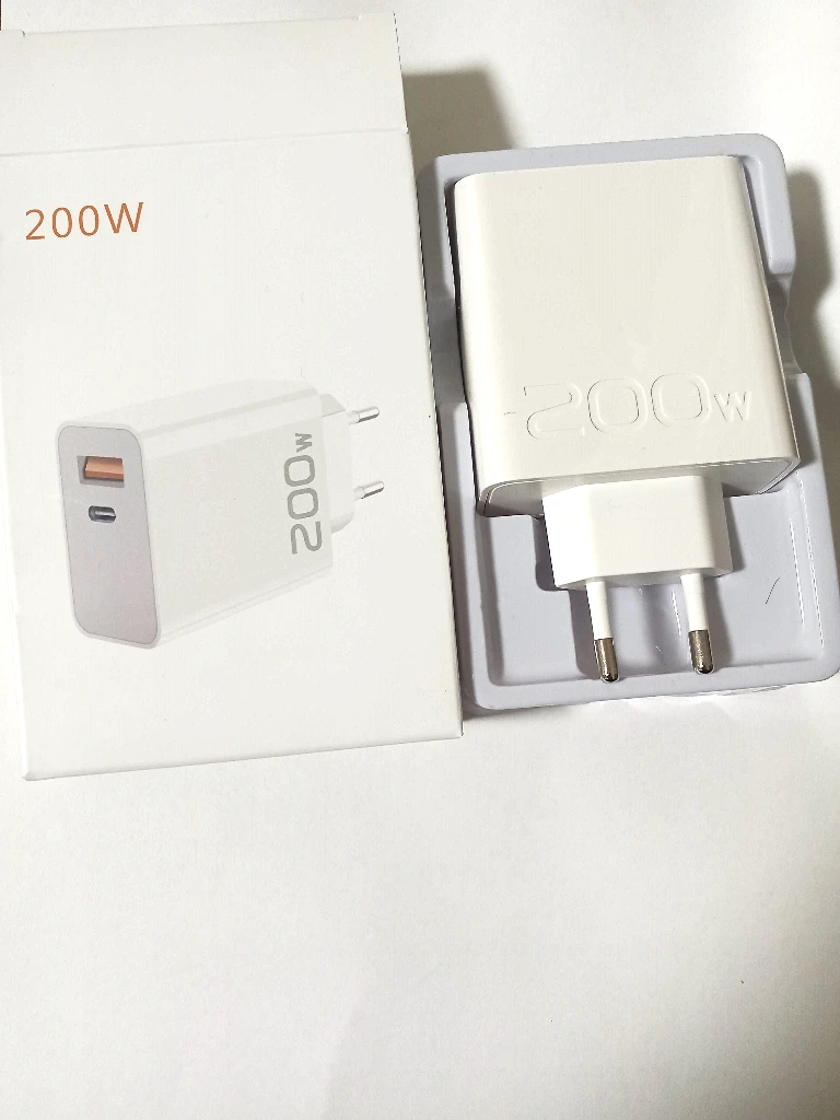 Зарядное устройство USB и Type-C адаптер с быстрой зарядкой 200W блок питания